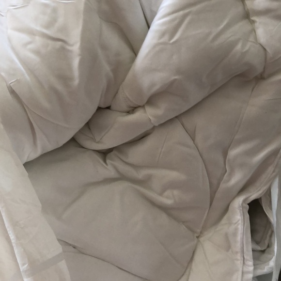 Buffy Cloud Comforter Full/Queen White NWT - Picture 8 of 8